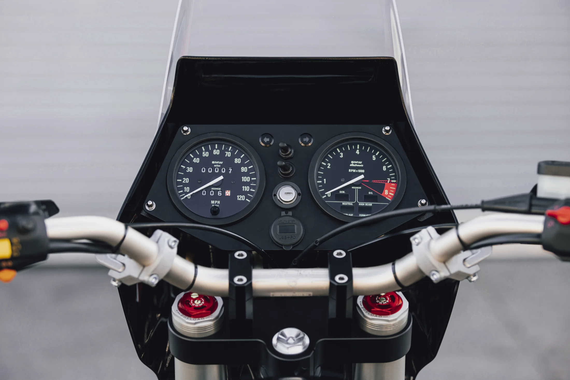 MYTH 002 — custom motorcycle, photograph 1